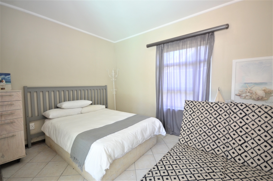 5 Bedroom Property for Sale in Gonubie Eastern Cape